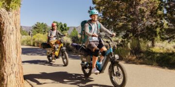 How Tech Enhances Independence and Confidence in Solo Travel