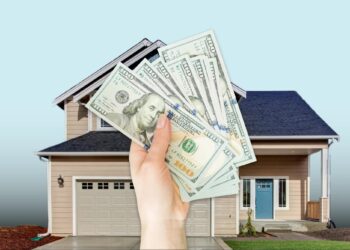 How Homeowners Can Make Informed Decisions When Selling Their House