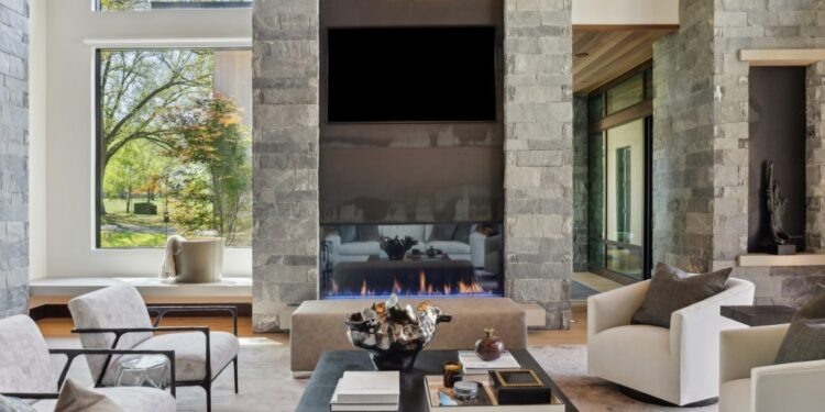 How Technology Is Shaping the Future of Luxury Home Buying