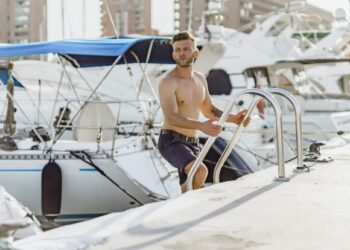 Automatic Boat Covers: Enhancing Modern Boating Convenience
