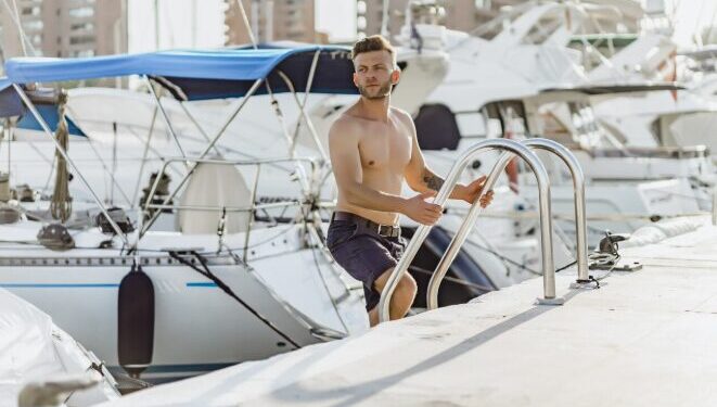 Automatic Boat Covers: Enhancing Modern Boating Convenience